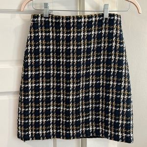 SUPER cute tweed skirt from Ann Taylor - Size 0